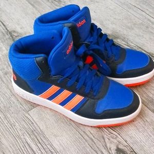 Size 5 Adidas shoes boys